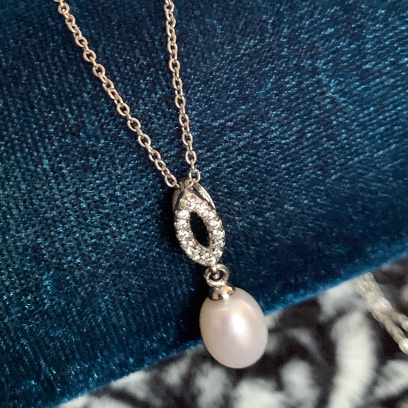 FRESH WATER PEARL w/Sterling Silver Chain   NWOT - Picture 2 of 3